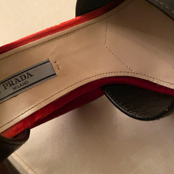 Prada Black and red Velvet and leather sandals 39 perfect for the holidays! - Picture 4 of 11